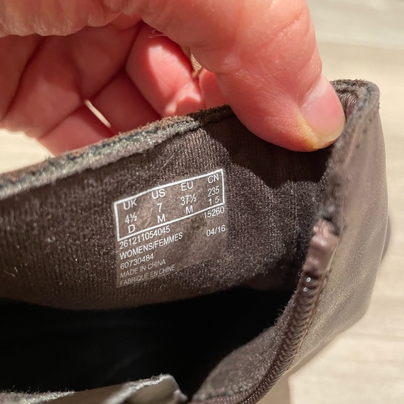 Brown Boots with small heel - Size 7 - Picture 4 of 4